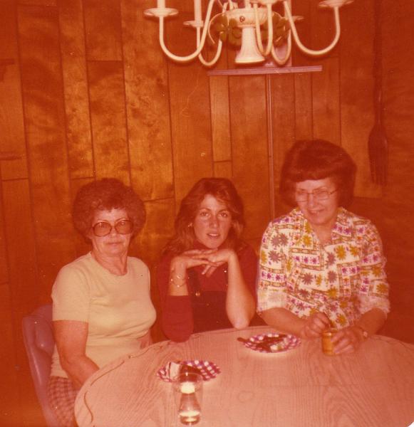 DorothyWescoatDeniseMarthaMar1980.jpg