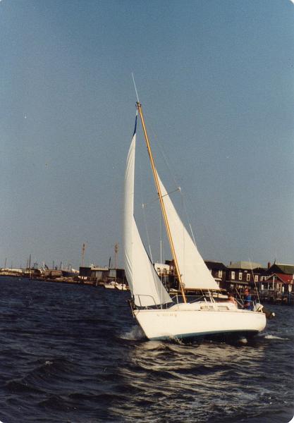 EveningStarOday23_035.jpg - Evening Star, our ODay 23, new engine and full 170% genoa