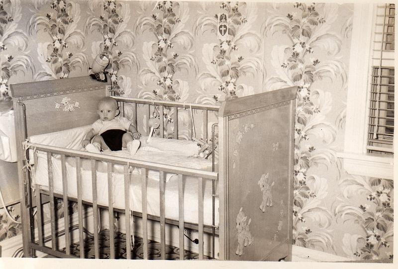 Kenbaby6_crib.jpg