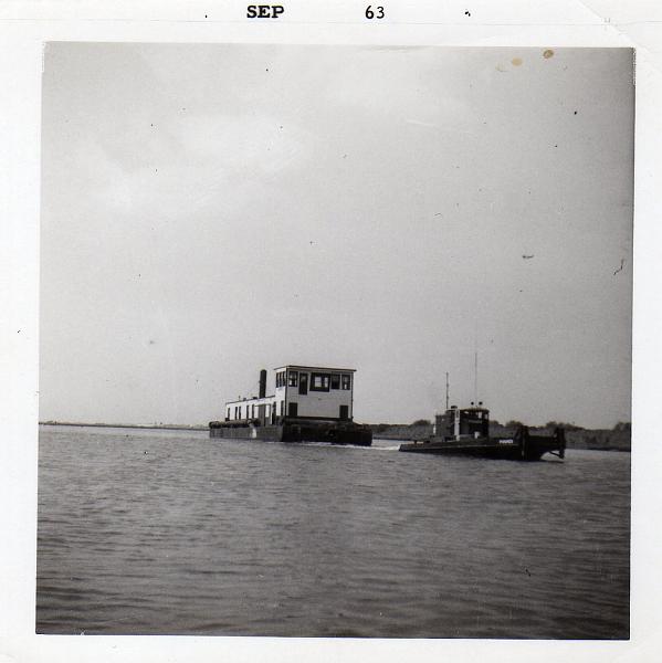 PusherTowing1.jpg